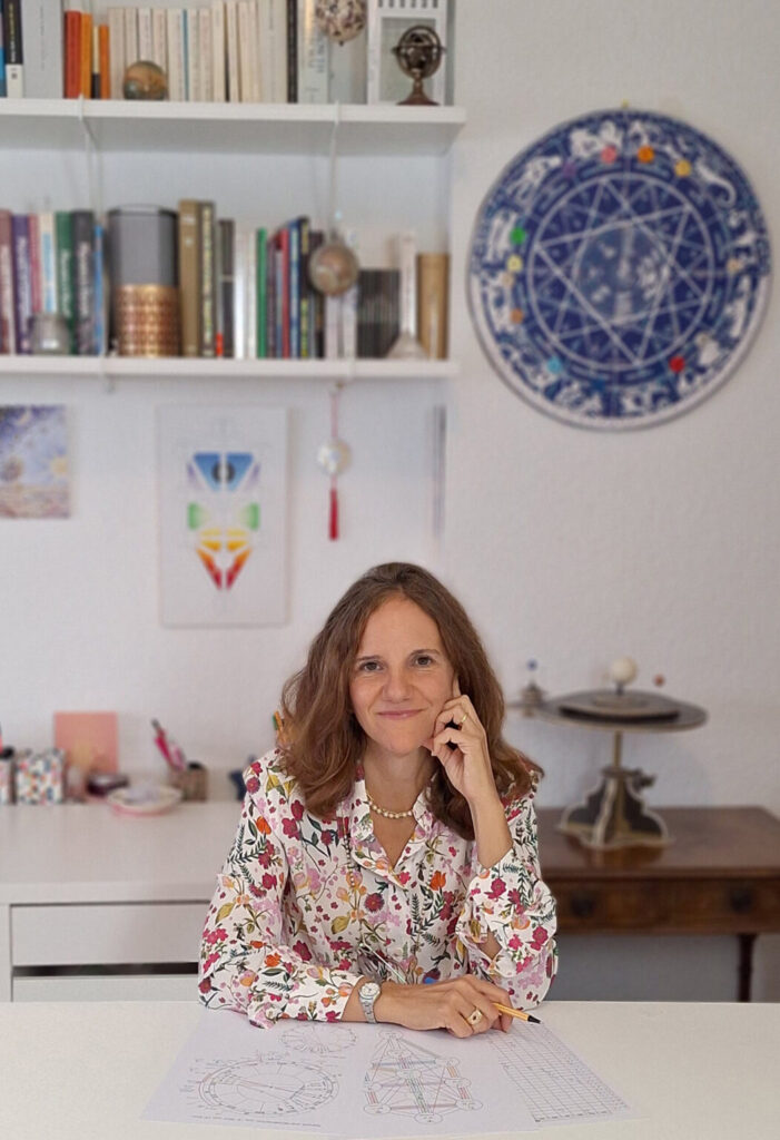 Mercedes-Simon-Astrologer-1052×1536-1