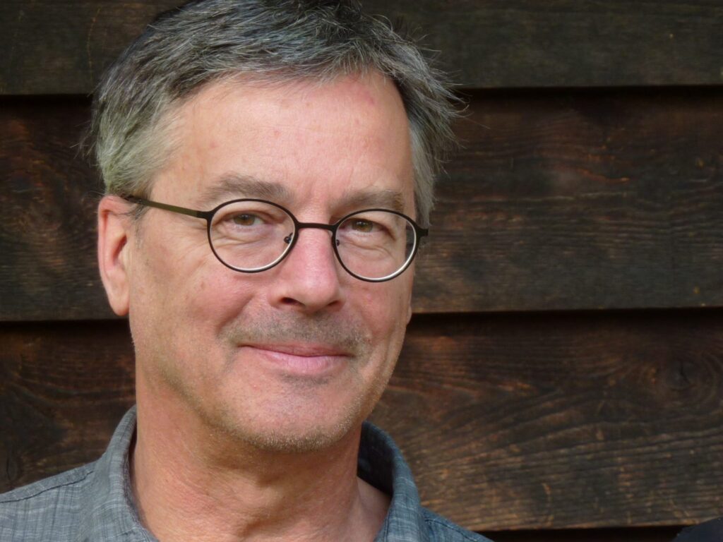 Portrait-fuCC88r-Kontakt-1536×1152-1